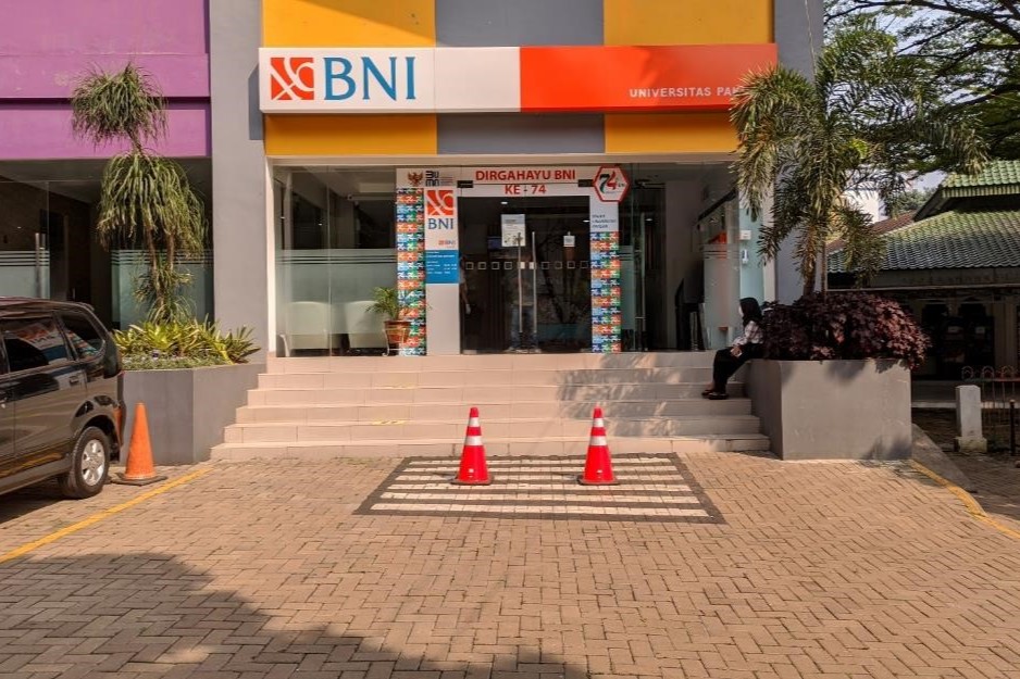 Bank & ATM Center